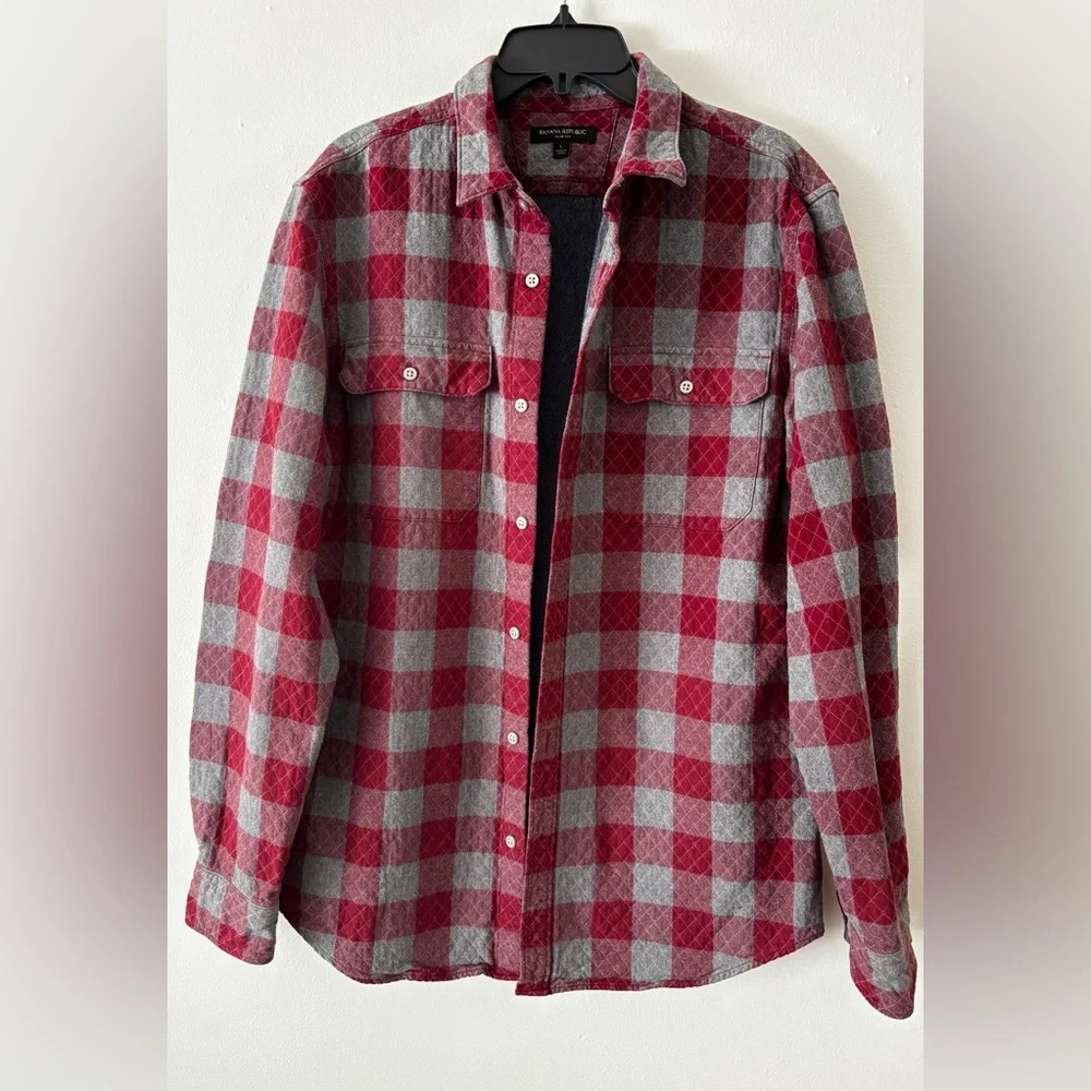Banana Republic Men’s Red and Gray Plaid Casual Button Down Shirt large
